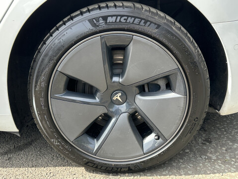 Tesla Model 3 LONG RANGE AWD 18