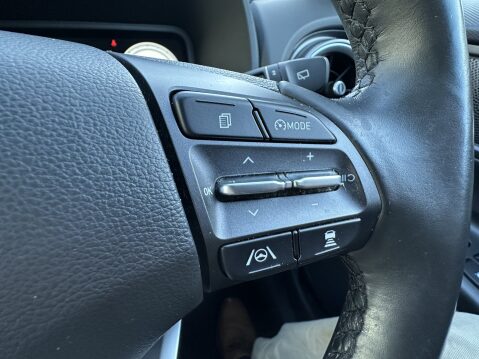 Hyundai KONA PREMIUM 30
