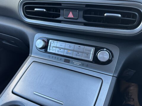 Hyundai KONA PREMIUM 36