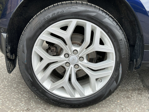 Land Rover Range Rover Evoque R-DYNAMIC SE 17