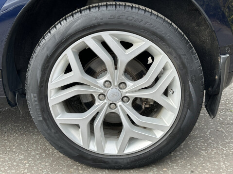 Land Rover Range Rover Evoque R-DYNAMIC SE 18