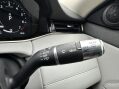 Land Rover Range Rover Evoque R-DYNAMIC SE 30