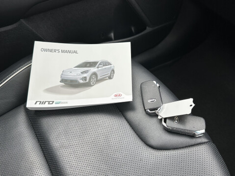 Kia Niro 4 PLUS 42