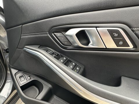 BMW 3 Series 330E XDRIVE M SPORT 26
