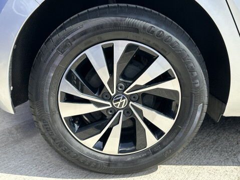 Volkswagen Polo MATCH TSI DSG 17