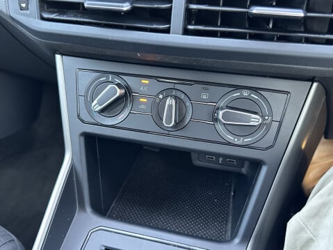 Volkswagen Polo MATCH TSI DSG 32