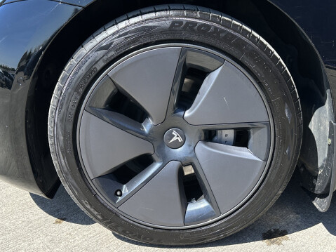 Tesla Model 3 LONG RANGE AWD 19