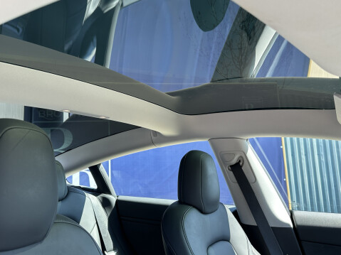 Tesla Model 3 LONG RANGE AWD 31