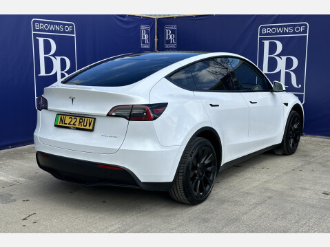 Tesla Model Y LONG RANGE 5