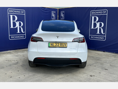 Tesla Model Y LONG RANGE 7