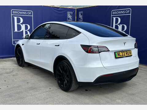 Tesla Model Y LONG RANGE 8