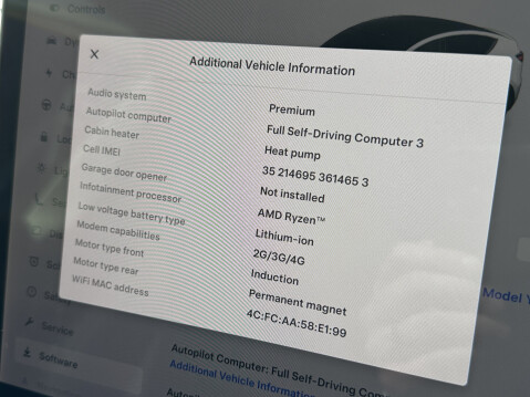 Tesla Model Y LONG RANGE 28