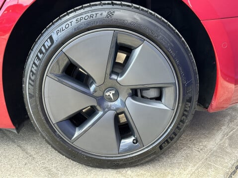 Tesla Model 3 LONG RANGE AWD 18