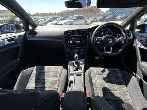 Volkswagen Golf GTD TDI DSG 25