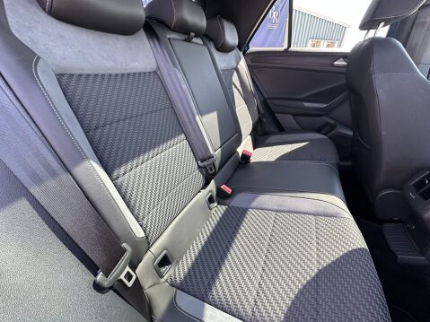 Volkswagen T-Roc R-LINE TSI EVO DSG 23
