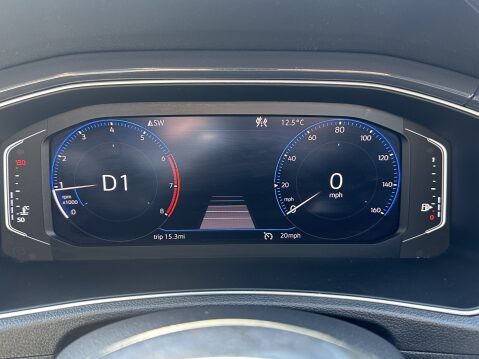 Volkswagen T-Roc R-LINE TSI EVO DSG 25