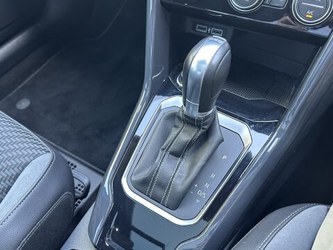 Volkswagen T-Roc R-LINE TSI EVO DSG 37