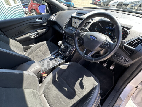 Ford Kuga ST-LINE TDCI 3