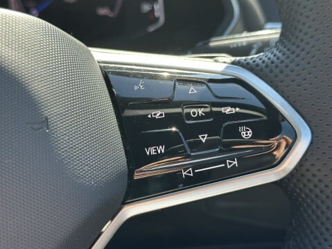 Volkswagen Tiguan R-LINE TSI DSG 28