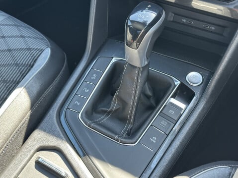 Volkswagen Tiguan R-LINE TSI DSG 36