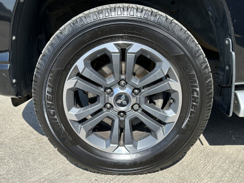 Mitsubishi L200 DI-D BARBARIAN X DCB 18