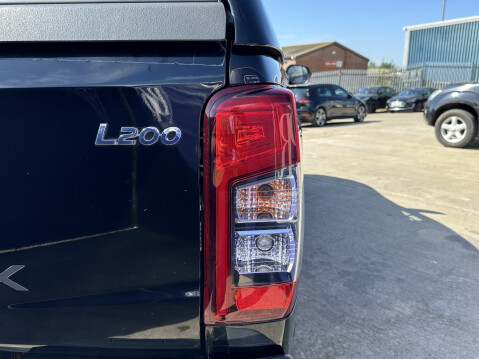 Mitsubishi L200 DI-D BARBARIAN X DCB 19
