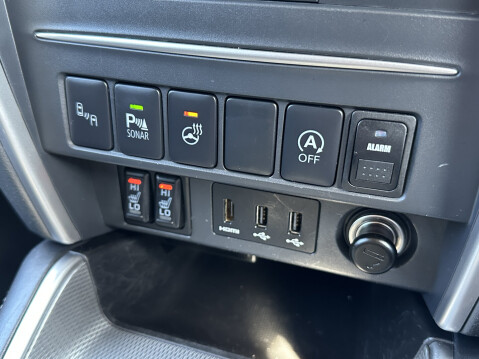 Mitsubishi L200 DI-D BARBARIAN X DCB 34