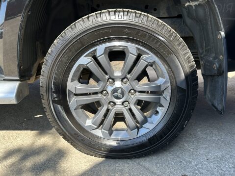 Mitsubishi L200 DI-D BARBARIAN X DCB 17