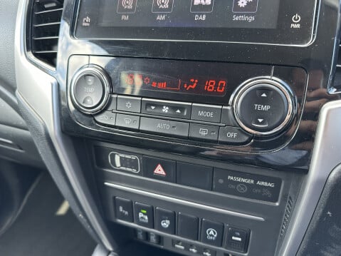 Mitsubishi L200 DI-D BARBARIAN X DCB 33