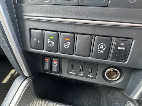 Mitsubishi L200 DI-D BARBARIAN X DCB 34