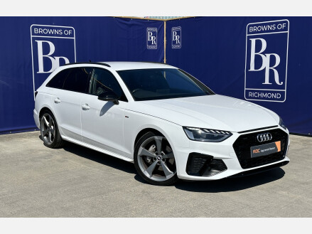 Audi A4 AVANT TFSI S LINE BLACK EDITION MHEV