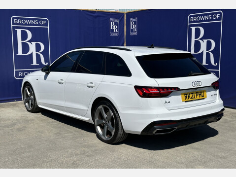 Audi A4 AVANT TFSI S LINE BLACK EDITION MHEV 8