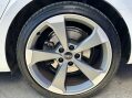Audi A4 AVANT TFSI S LINE BLACK EDITION MHEV 18