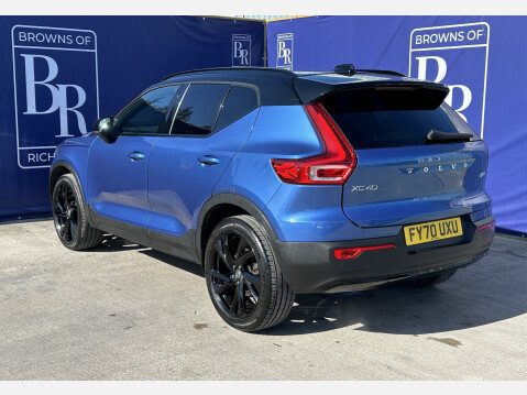 Volvo XC40 B5 R-DESIGN PRO AWD MHEV 8