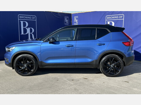 Volvo XC40 B5 R-DESIGN PRO AWD MHEV 10