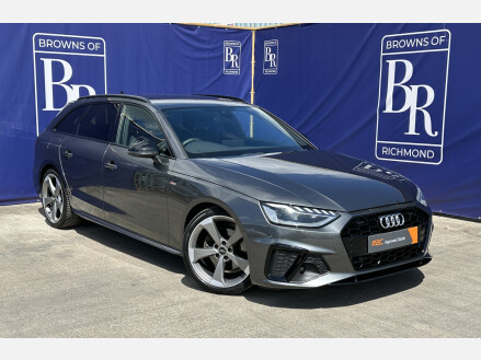 Audi A4 AVANT TFSI S LINE BLACK EDITION MHEV