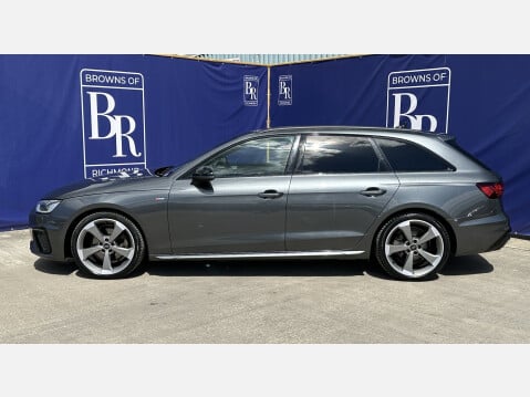 Audi A4 AVANT TFSI S LINE BLACK EDITION MHEV 10