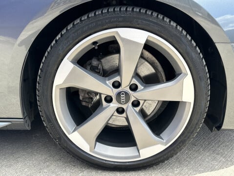 Audi A4 AVANT TFSI S LINE BLACK EDITION MHEV 16