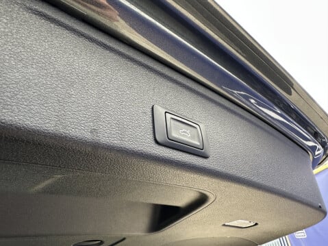 Audi A4 AVANT TFSI S LINE BLACK EDITION MHEV 23