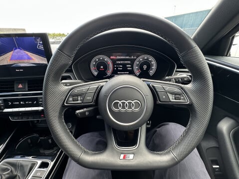Audi A4 AVANT TFSI S LINE BLACK EDITION MHEV 27