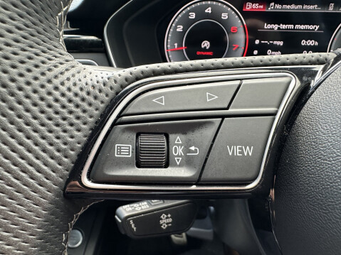 Audi A4 AVANT TFSI S LINE BLACK EDITION MHEV 28