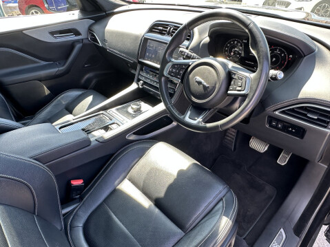 Jaguar F-Pace CHEQUERED FLAG AWD 3