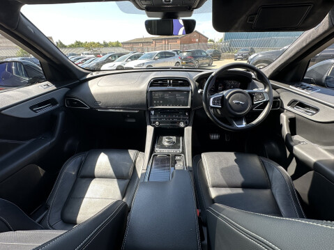 Jaguar F-Pace CHEQUERED FLAG AWD 25