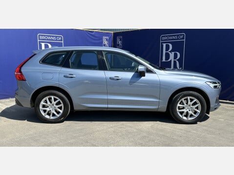 Volvo XC60 D4 MOMENTUM AWD 4