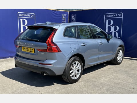 Volvo XC60 D4 MOMENTUM AWD 5