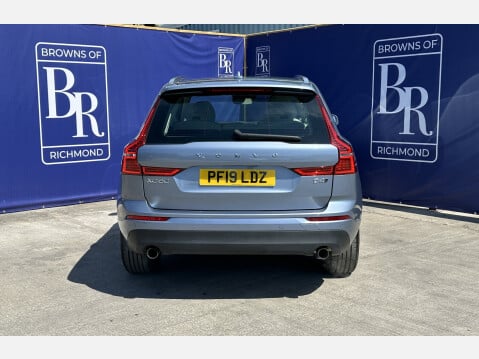 Volvo XC60 D4 MOMENTUM AWD 7