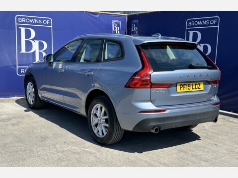 Volvo XC60 D4 MOMENTUM AWD 8