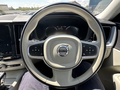 Volvo XC60 D4 MOMENTUM AWD 29