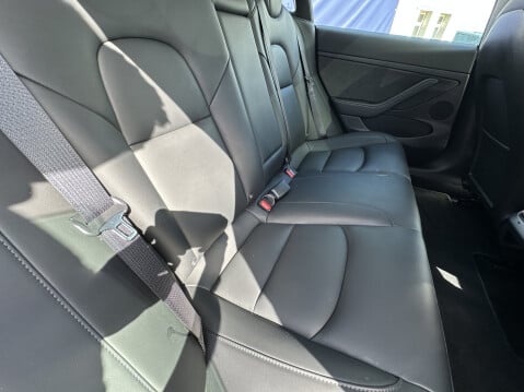 Tesla Model 3 LONG RANGE AWD 23