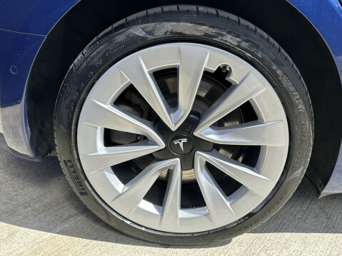 Tesla Model 3 LONG RANGE AWD 17